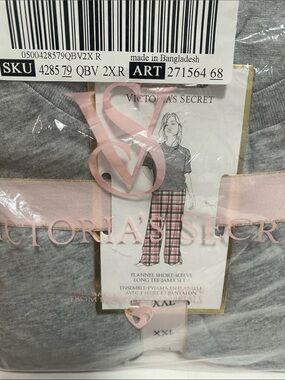 Victoria's Secret Gray Plaid Flannel Short-Sleeve Pajama Set